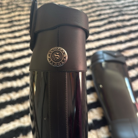 Sloosh rain boots, new condition.  Pockets for cards, ID. Super chic. - Picture 3 of 4